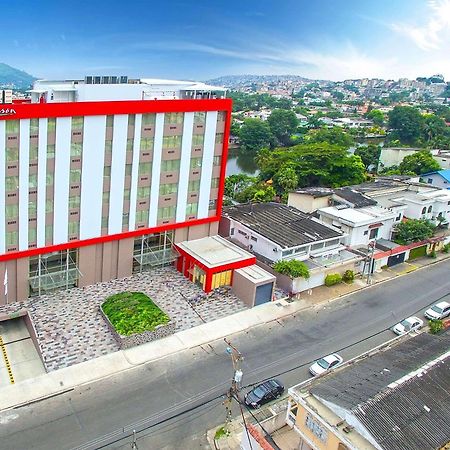 Radisson Hotel Guayaquil Buitenkant foto